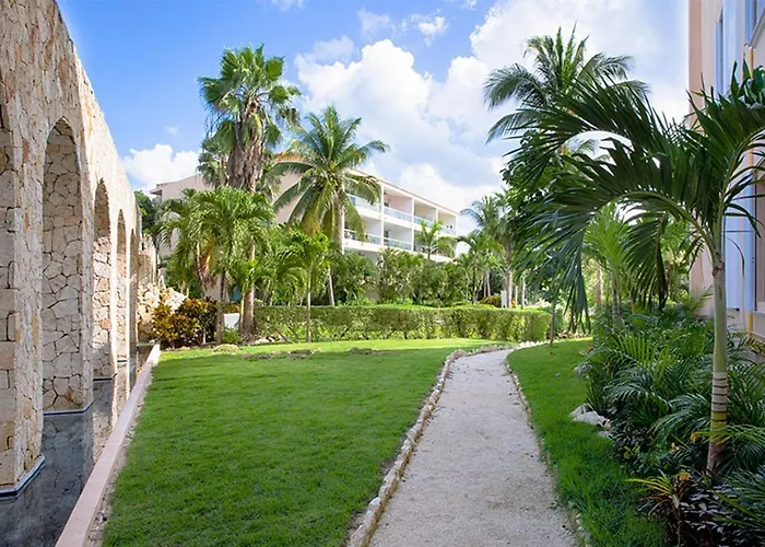 Appartamento High-end Waterfront At Secrets Waters