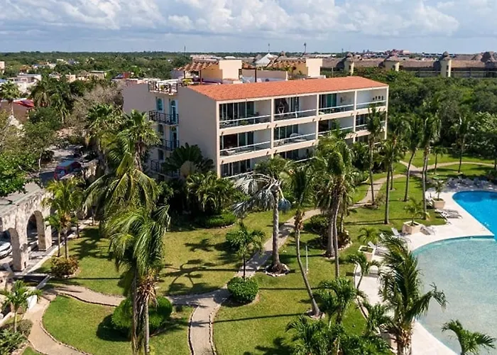 High-end Waterfront At Secrets Waters Appartamento