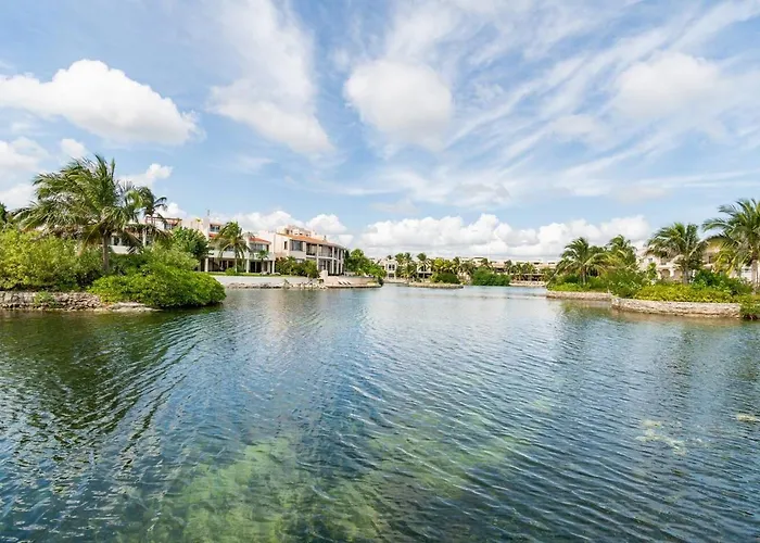 High-end Waterfront At Secrets Waters Apartment *