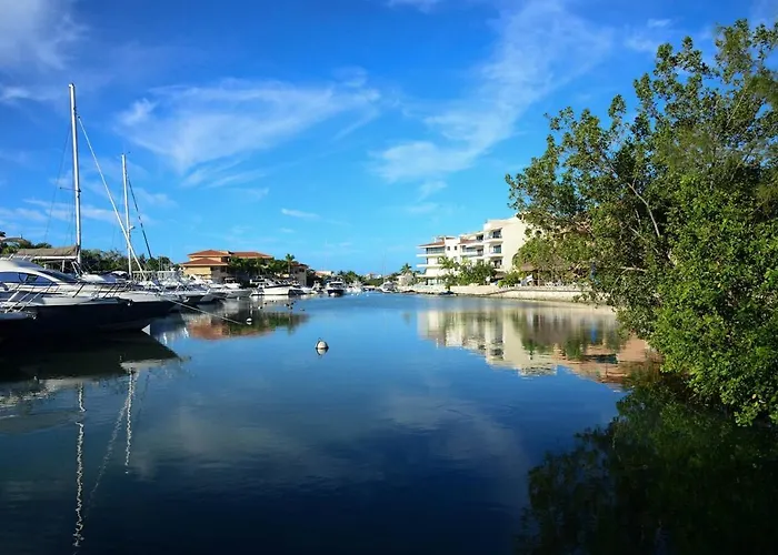 High-end Waterfront At Secrets Waters Appartamento *