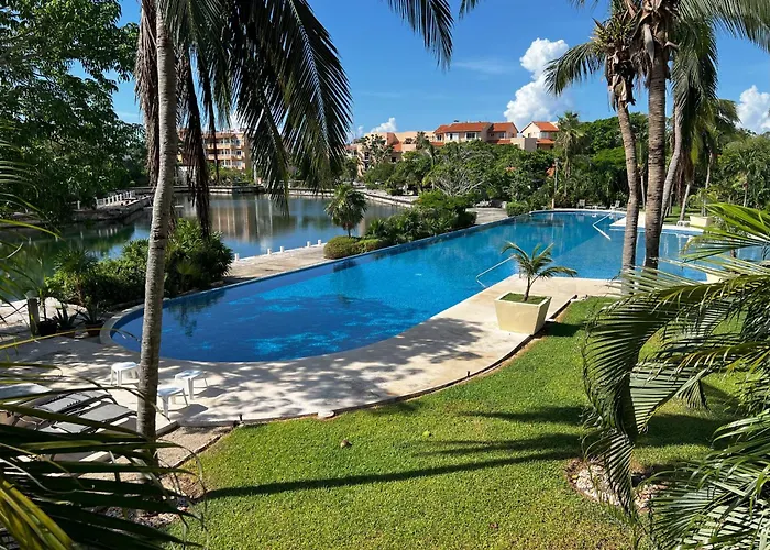 Appartamento High-end Waterfront At Secrets Waters