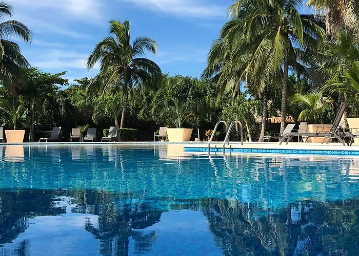 High-end Waterfront At Secrets Waters Appartamento
