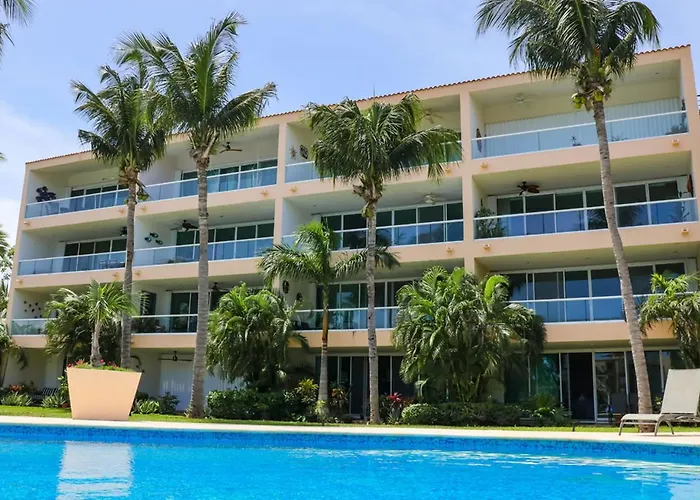 High-end Waterfront At Secrets Waters * Puerto Aventuras