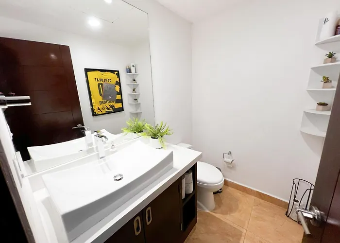 High-end Waterfront At Secrets Waters Appartamento