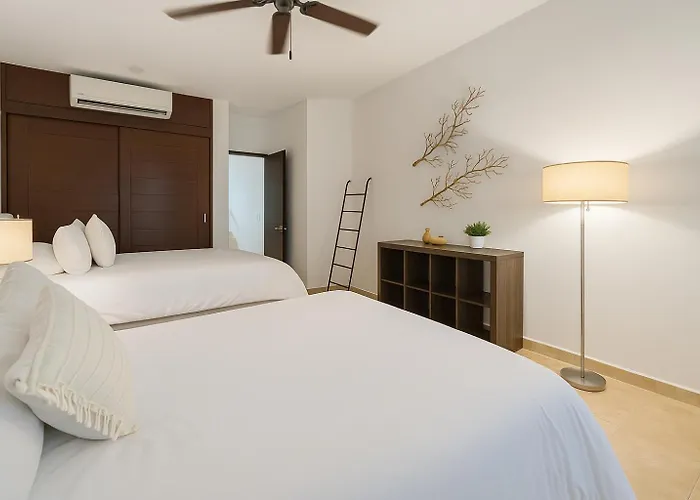 Appartamento High-end Waterfront At Secrets Waters