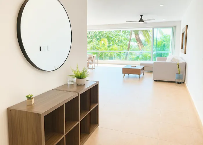 Appartamento High-end Waterfront At Secrets Waters
